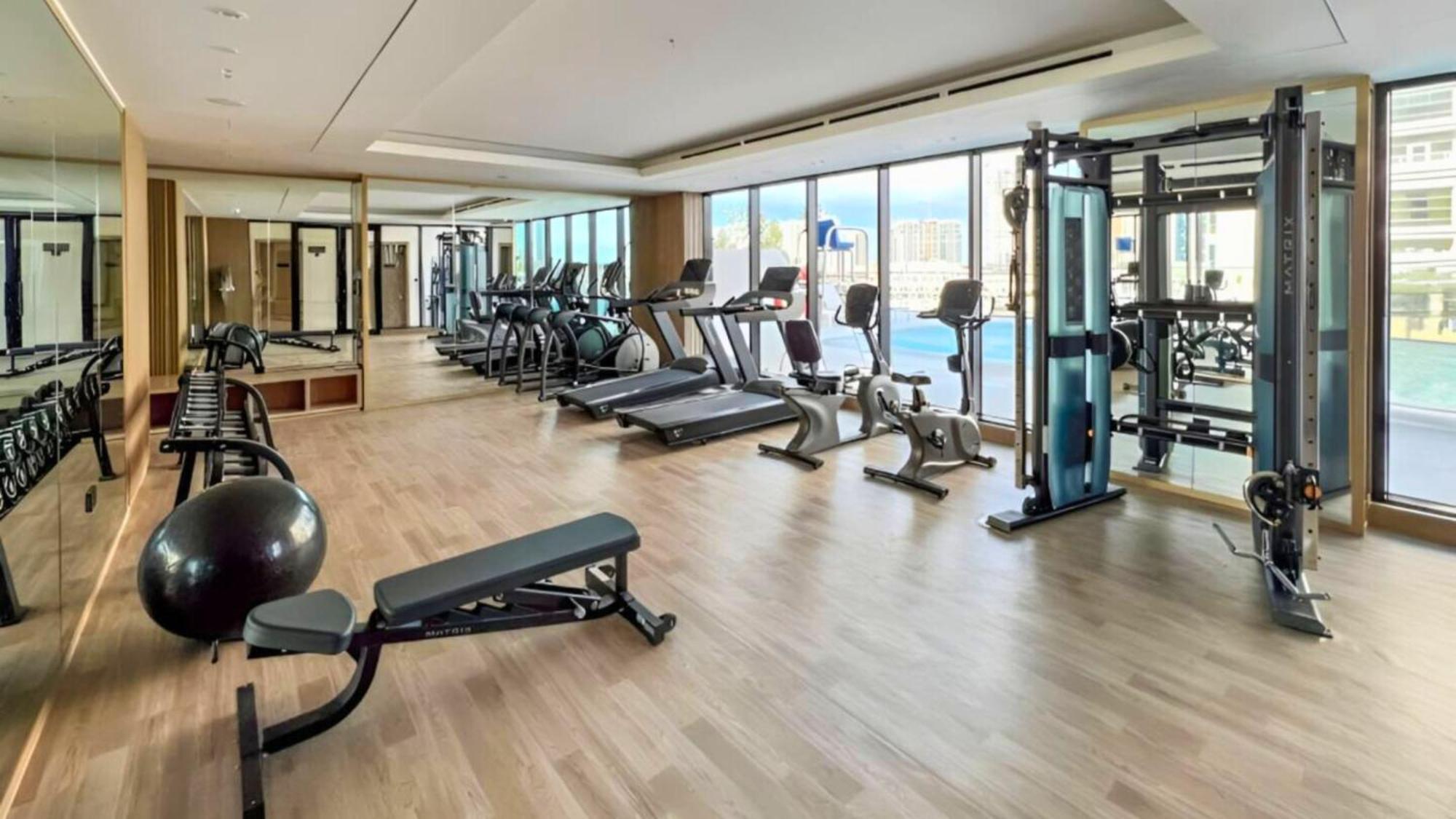 Premium 1br With Great Amenities In The Heart Of Jvc! *